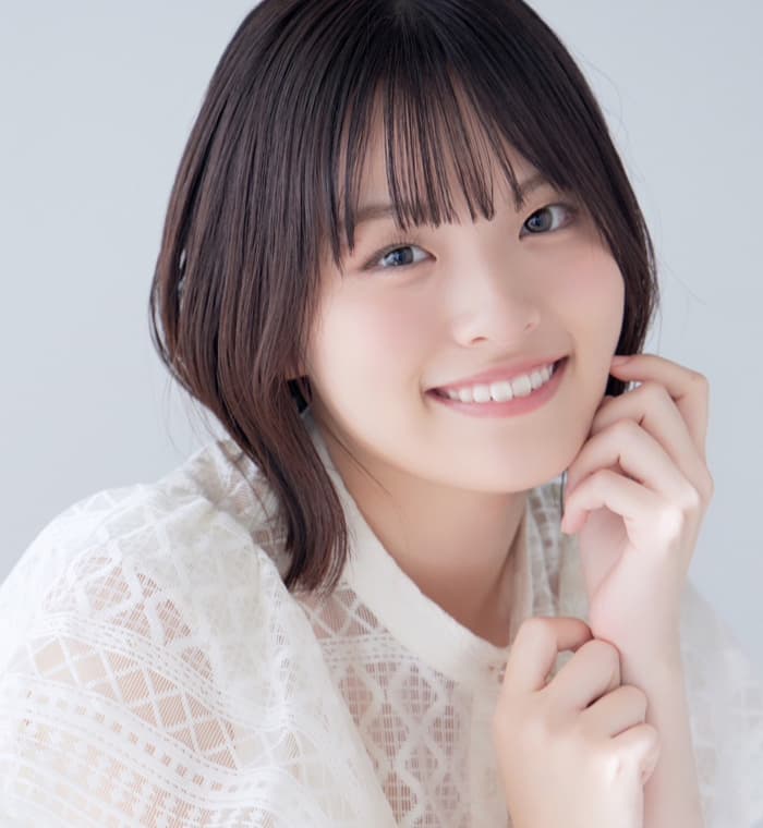 舞台『桜舞し、若葉の芽吹くころ』 桜姫 石川鈴菜 RINNA ISHIKAWA 埼玉県出身。明治大学文学部演劇学専攻卒業。高校時代にはニューヨークにてミュージカル留学を経験。主な出演作に、ミュージカル『アニー』主演・アニー役、東宝『屋根の上のヴァイオリン弾き』、ホリプロ『ピーターパン』、『DOG’S』ヒロイン・メンフィス役などがある。 7歳で宇治川まさなり演出『リズミックタウン』にて初舞台を踏み、2024年には同氏演出の『アインザッツ!!~約束のクリスマス~』で主演を務め、国家行事での歌唱も担当。現在は、映像や声の分野にも活動を広げている。