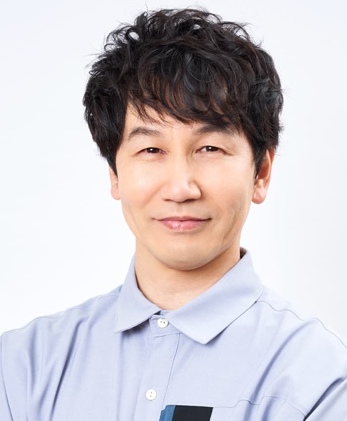 舞台『桜舞し、若葉の芽吹くころ』 演出 宇治川まさのり MASANORI UJIGAWA 劇作・演出家 ◆洗足学園音楽大学 教員 演出家 ◆米国ハワイホノルル財団認定 国際親善アーティスト演出家 称号授与 演出において、2.5次元作品、ミュージカル、演劇、ダンスなど幅広いジャンルで活躍中。肉体を駆使した迫力のダンス、アクション、スピーディーで、ヒューマニズム溢れるエレガントで情熱的な作品には定評がある。NYオフブロードウェイ劇場にて、日本政府公認・日本の国連60周年記念事業エンタテイメントショーの構成・演出を手掛けた。また、ニューヨークカーネギーホール、ハワイホノルルフェスティバルにてフラワーショー、一流ブランドショーなどの構成演出も手掛けている。2023年より、F.entertainmentにおいて、音楽を主体とした作品創りを精力的に開始。その他、若手俳優育成公演や健常者と障害者が一体となった子供達の為の、文化庁後援ミュージカル公演等にも貢献し、次世代俳優や子供たちの育成にも力を注いでいる。 <演出作品>「あんさんぶるスターズ!オンステージ」「弱虫ペダル 箱根学園編 –眠れる直線鬼-」「KING OF PRISM」「Ghostnote」「FirstAnthem」「アインザッツ!!」他多数